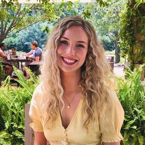 Meet your Posher, Caroline